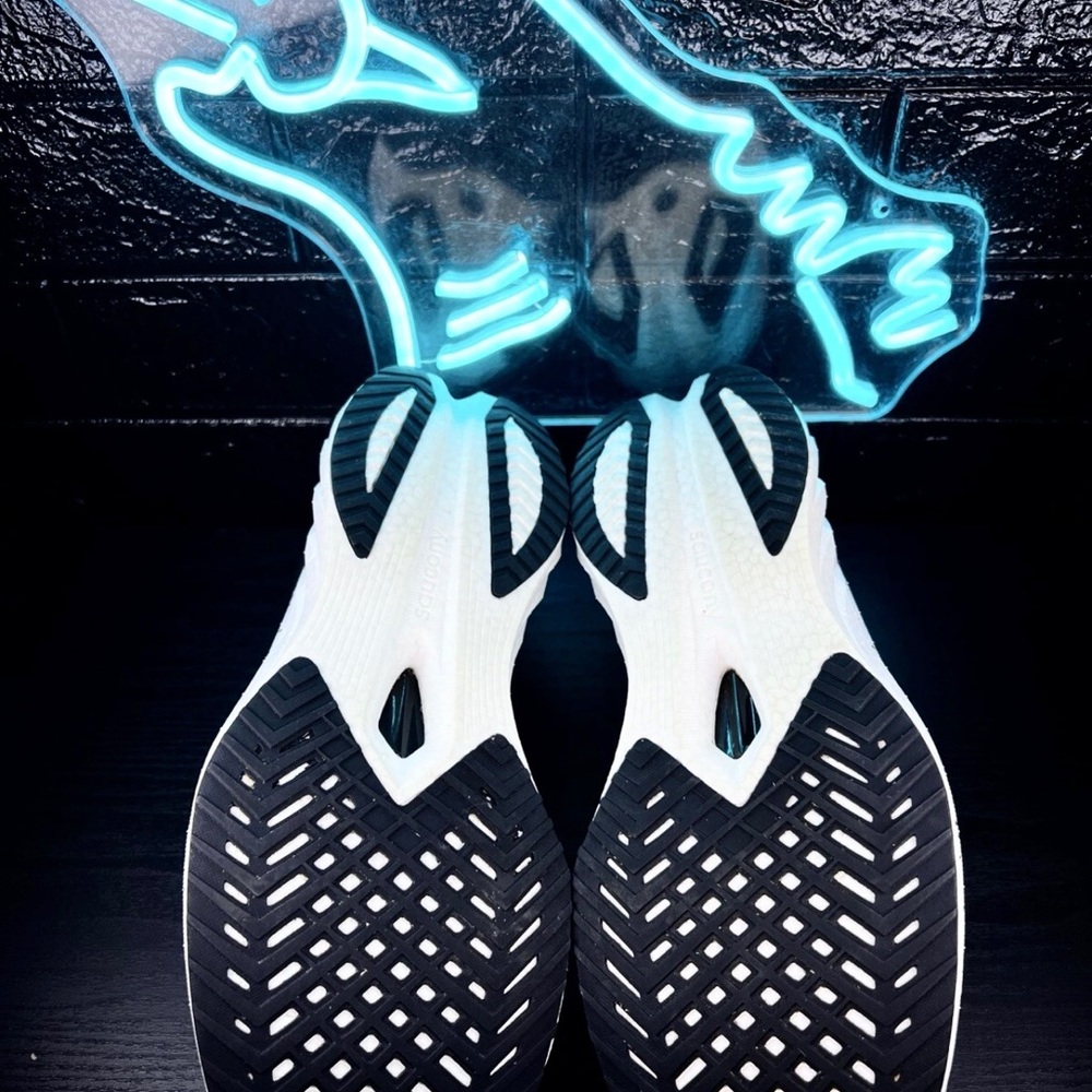 Saucony Endorphin Speed 4 Men’s Marathon Running Plated Shoes Black White - 12 - Picture 5 of 6